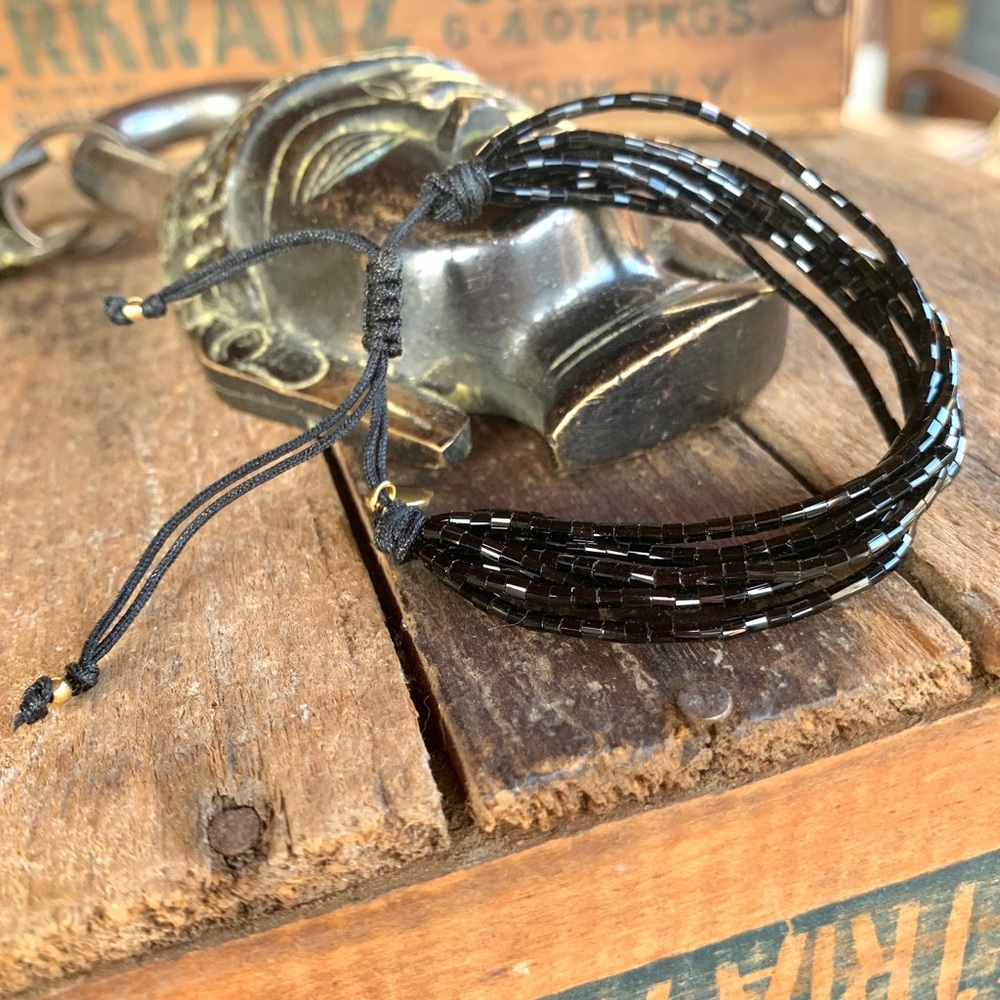 ✨MULTI LAYER SEED BEAD BOHO BRACELET (BLK)✨